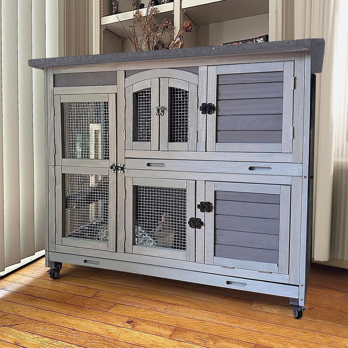 Rabbit Hutch with Plastic Tray G747927