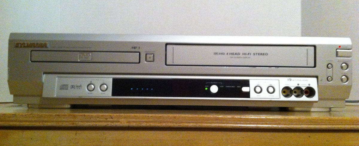 Video Cassette Recorder DVD Player C611760